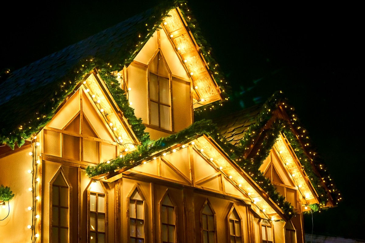 Alex's Holiday Lighting: Bay Area’s #1 Holiday Lighting Specialists